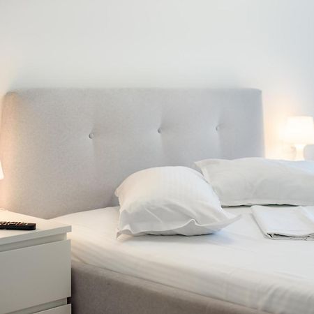 Azure Sea Apartments - Bychoice Мамая Екстериор снимка