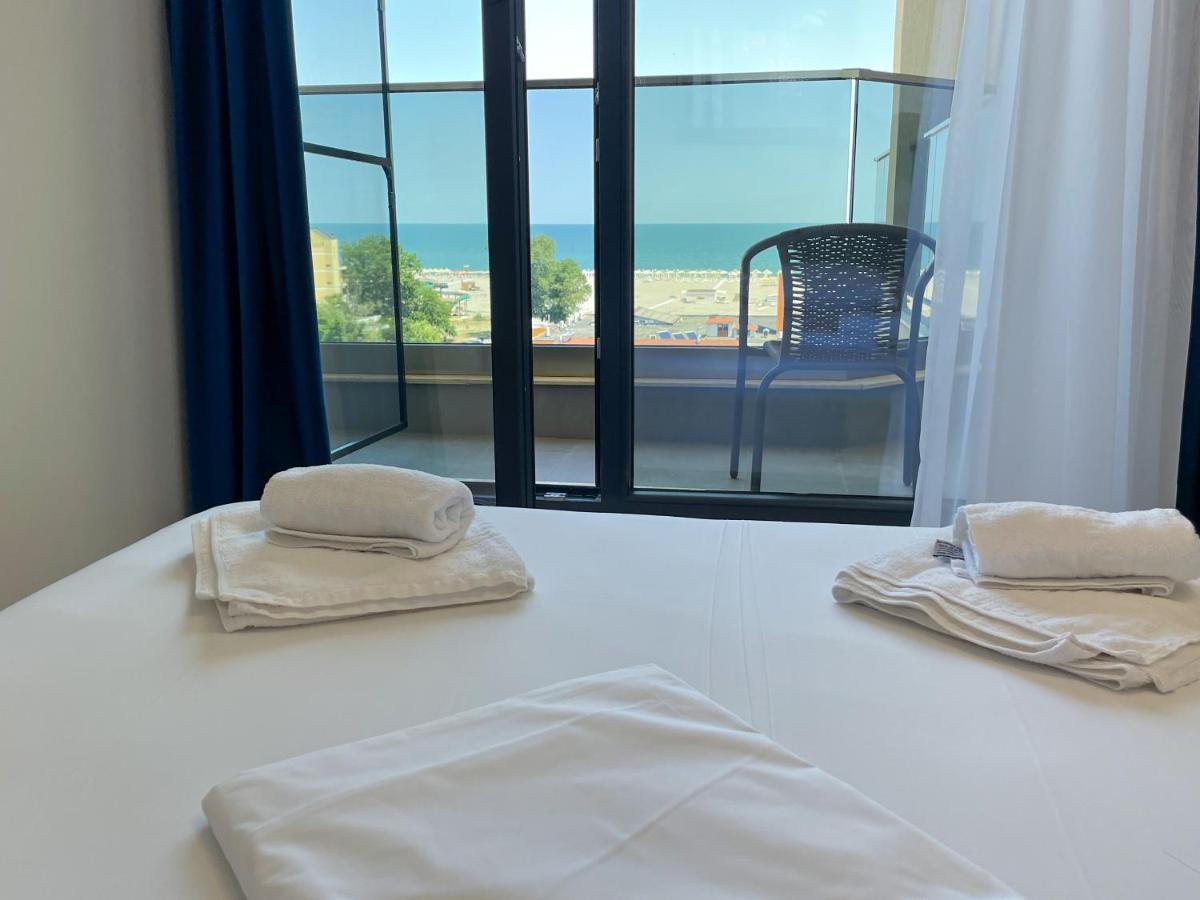 Azure Sea Apartments - Bychoice Мамая Екстериор снимка