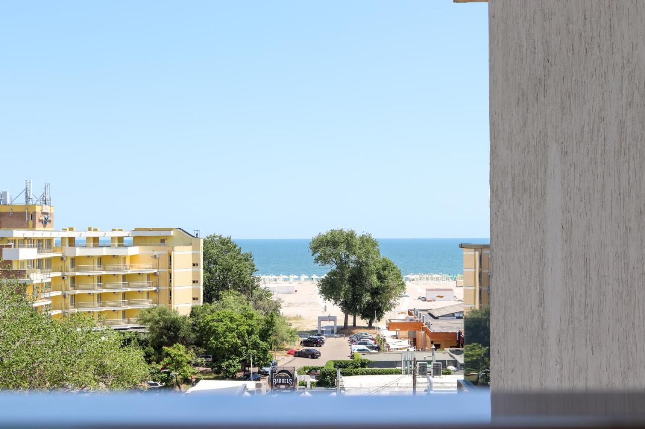 Azure Sea Apartments - Bychoice Мамая Екстериор снимка