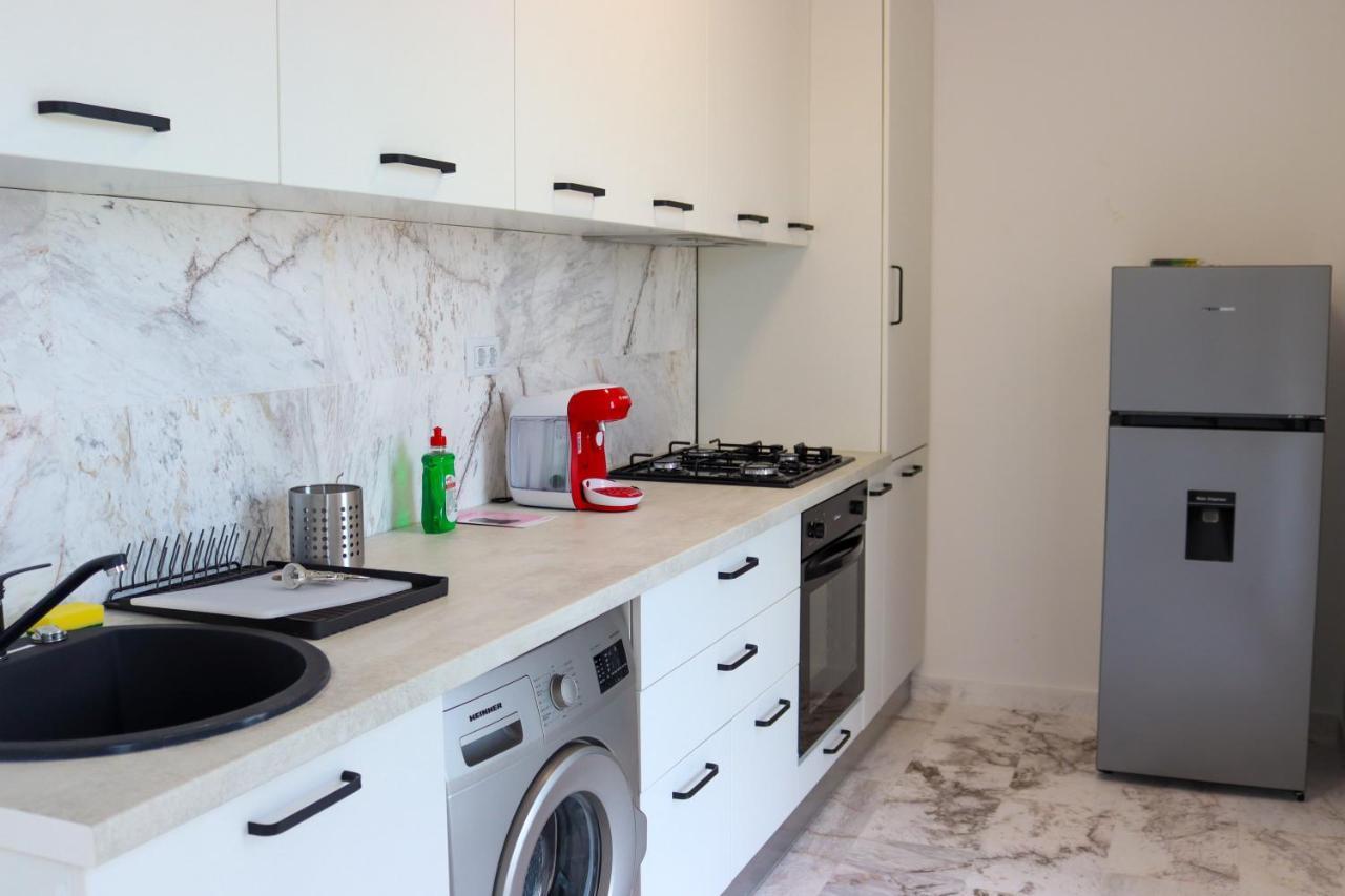 Azure Sea Apartments - Bychoice Мамая Екстериор снимка