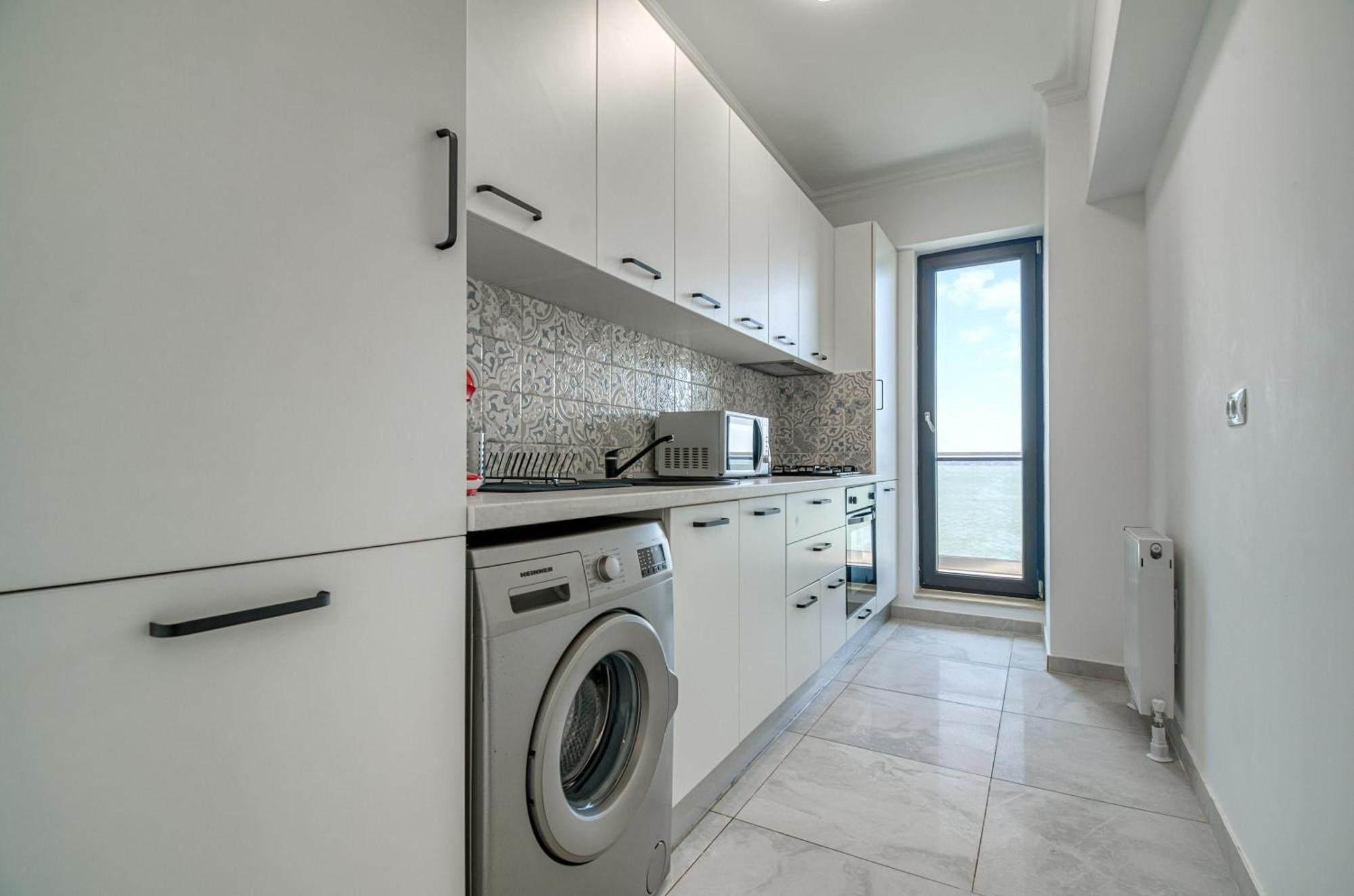 Azure Sea Apartments - Bychoice Мамая Екстериор снимка